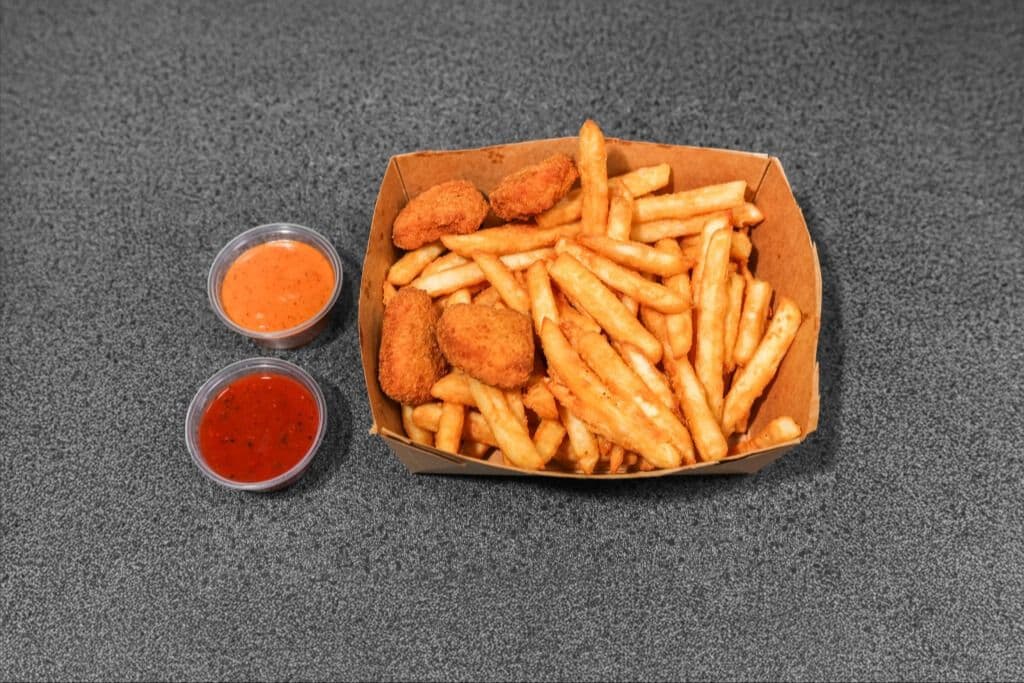 Chicken nuggets & fries