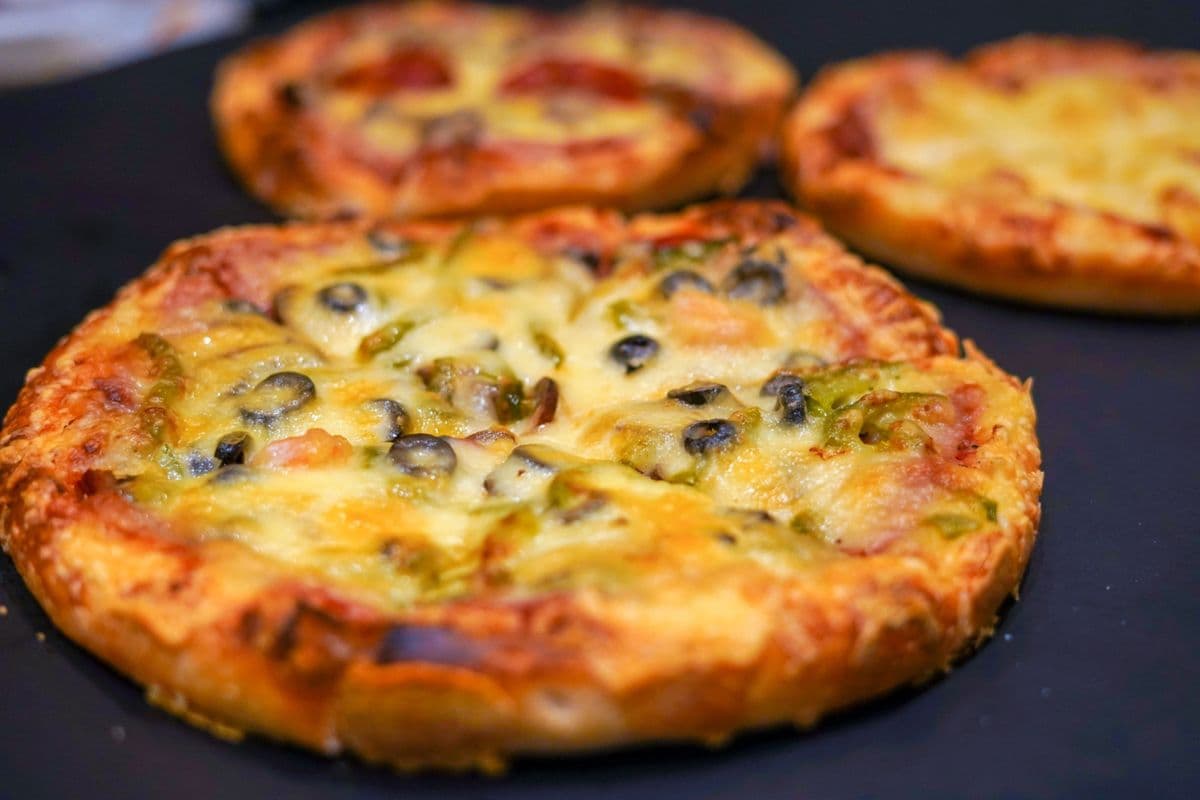 10" Medium Create Your Own Pizza