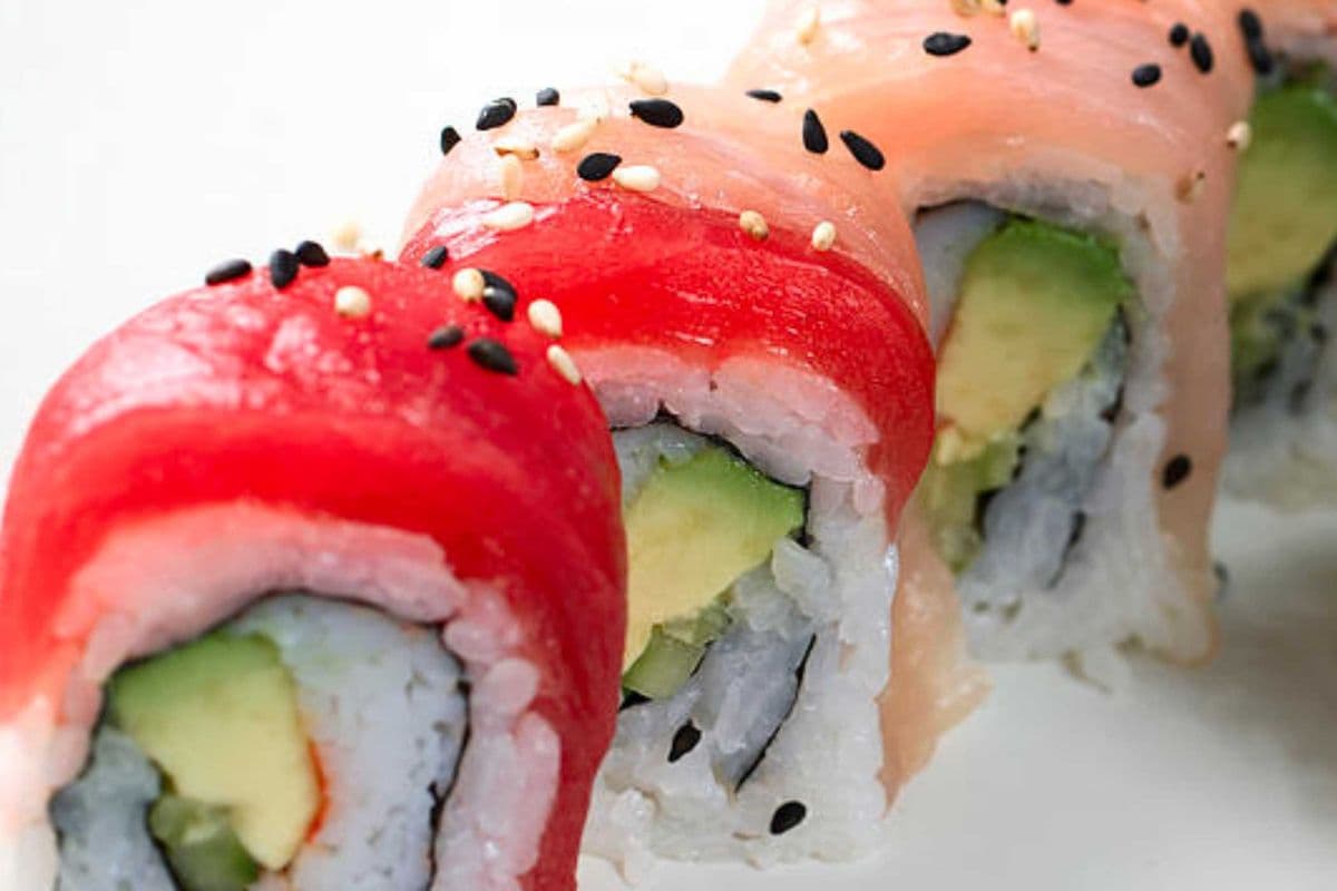 118. Rainbow Roll (9 pcs)