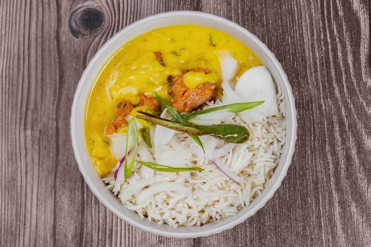 Kadhi Pakora Bowl