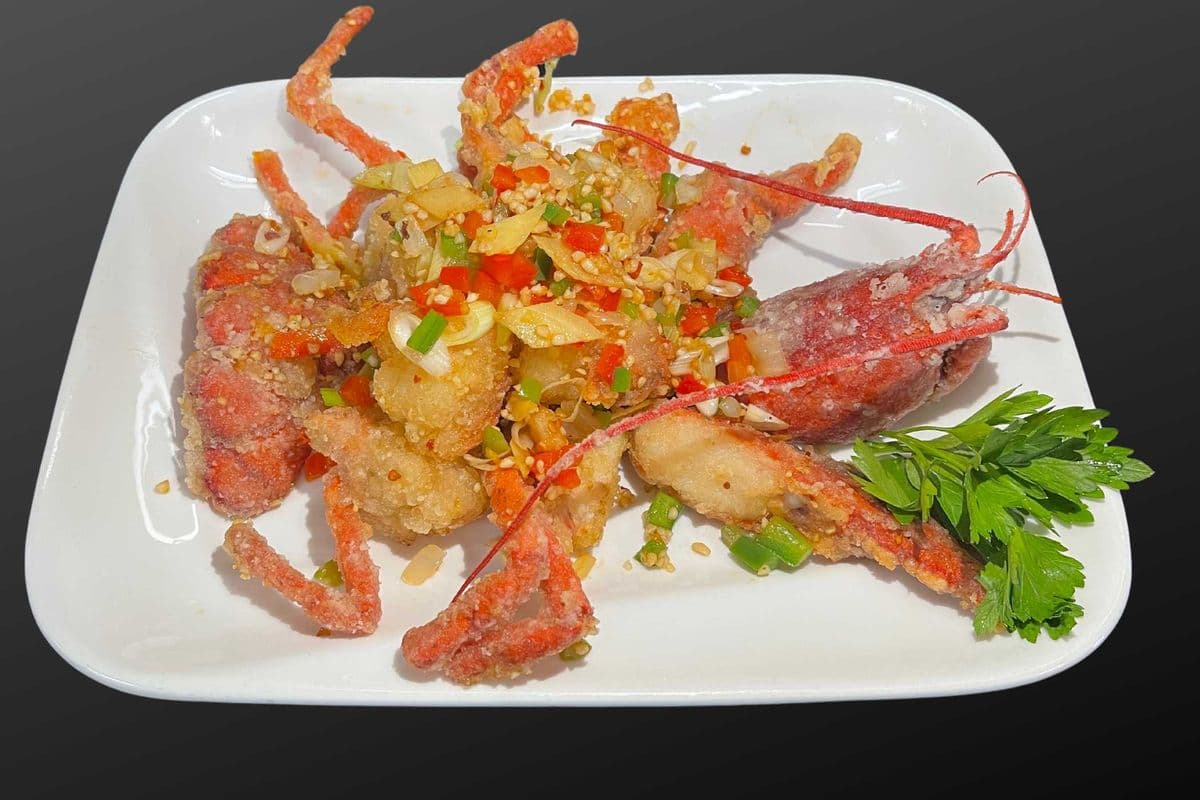 Salt & Pepper Lobster 椒盐炒龙虾