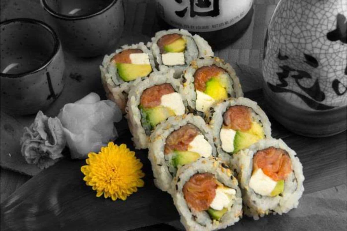 Philadelphia Roll Special Maki