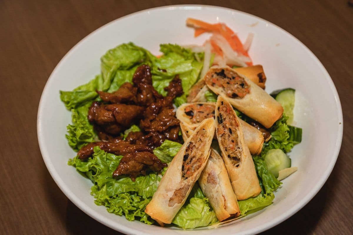 Vermicelli Salad Bowl with Springrolls