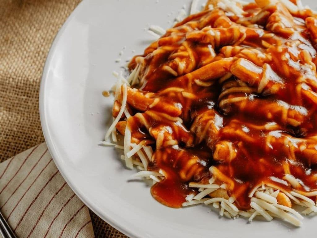 Petite Poutine Fauxmage / Small Vegan Poutine