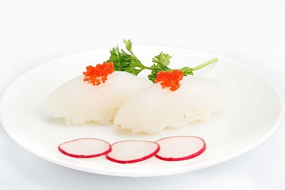 95. Squid Sushi (Ika) (2 pcs)