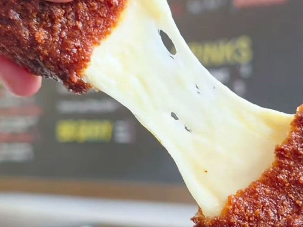 Nashville Hot Mozza Stick