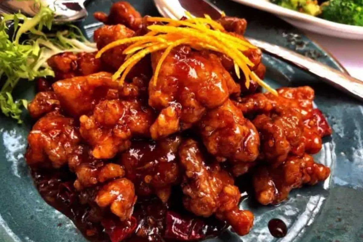 Orange Crispy Chicken with Fried Rice or Soy Sauce Fried Noodles 陈皮鸡炒饭或炒面