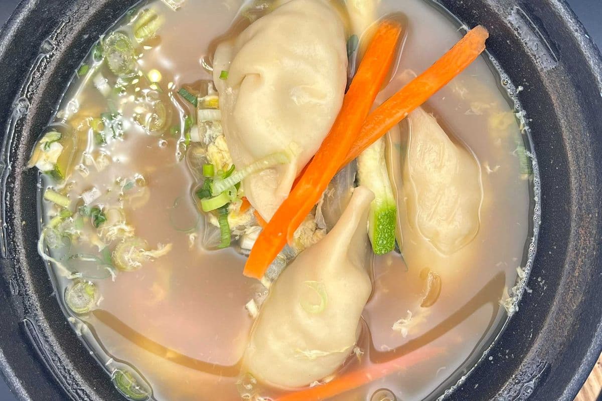 S10. Vege Gyoza Soup