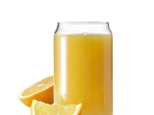 Freshly squeezed orange juice / Jus d'orange fraîchement pressé