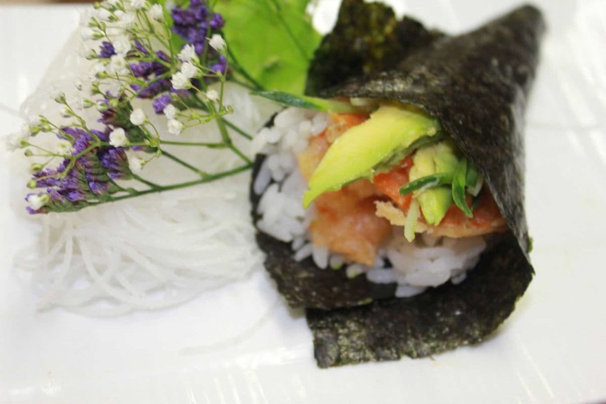 607. Yam & Avocado H Roll (1 Pc)