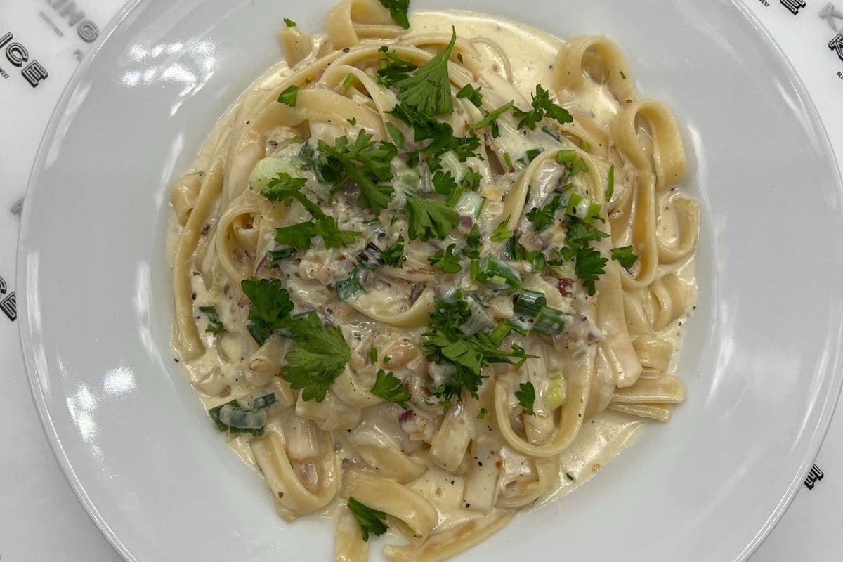 Fettuccine Alfredo