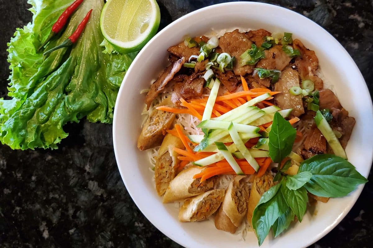 C28. Vermicelli with Spring Roll and Grilled Pork