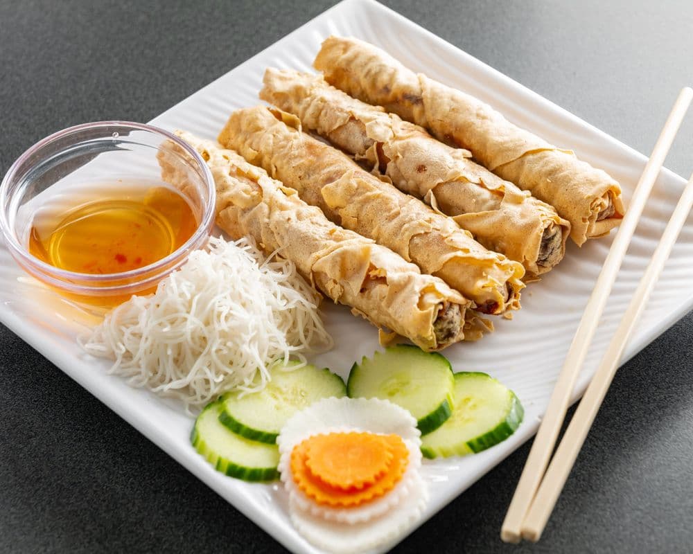 712. Deep-Fried Spring Roll (1 pc)
