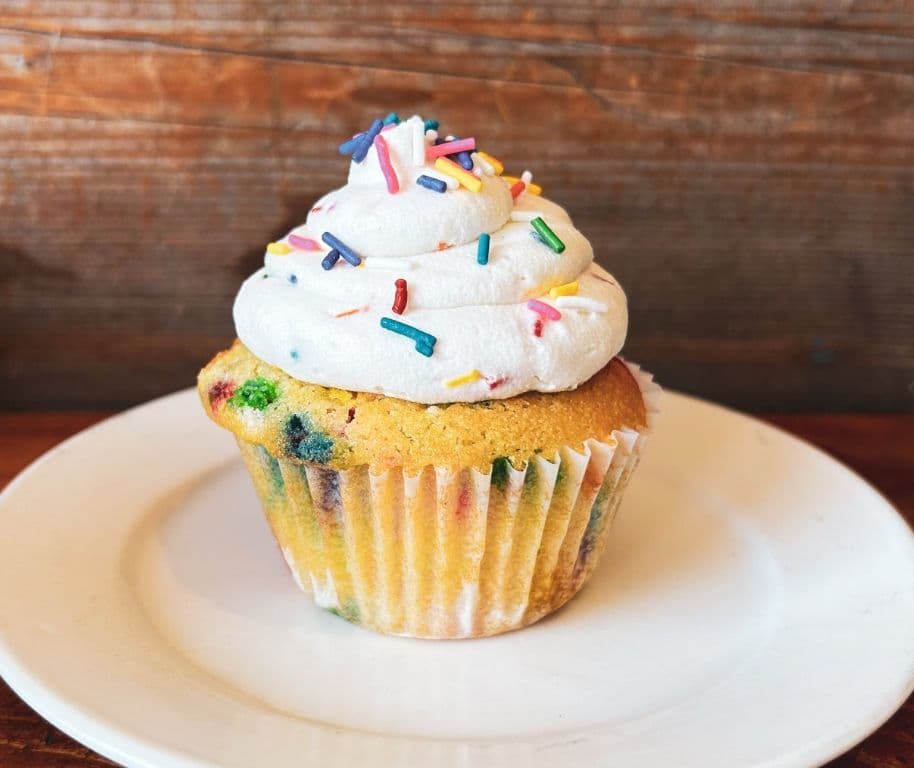 Vanilla Funfetti Cupcake