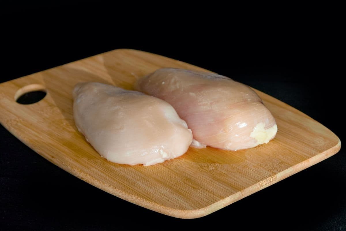Boneless Chicken Breast (1 lb)