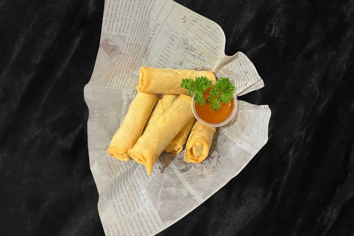 Vegetable Spring Rolls (6Pcs)