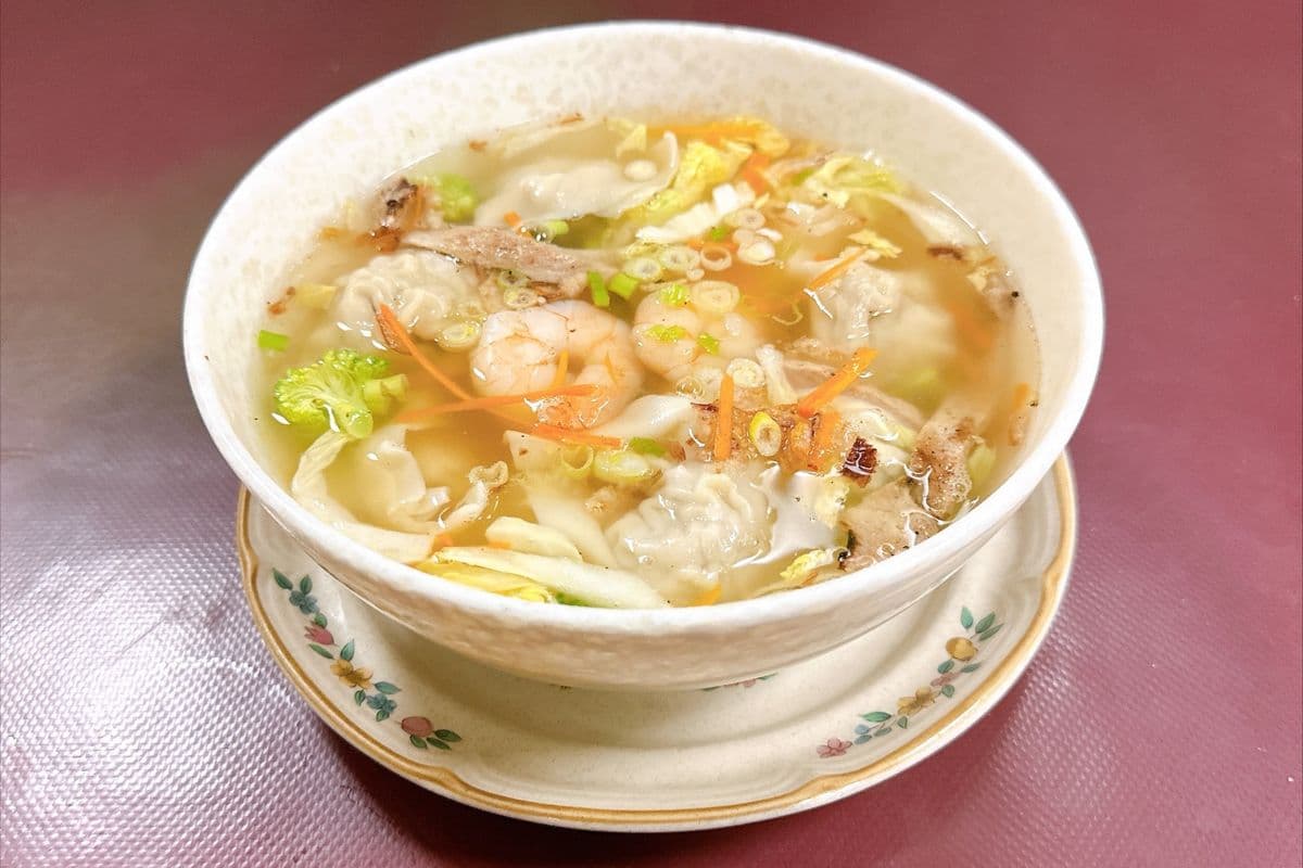 16. Wonton Deluxe Soup