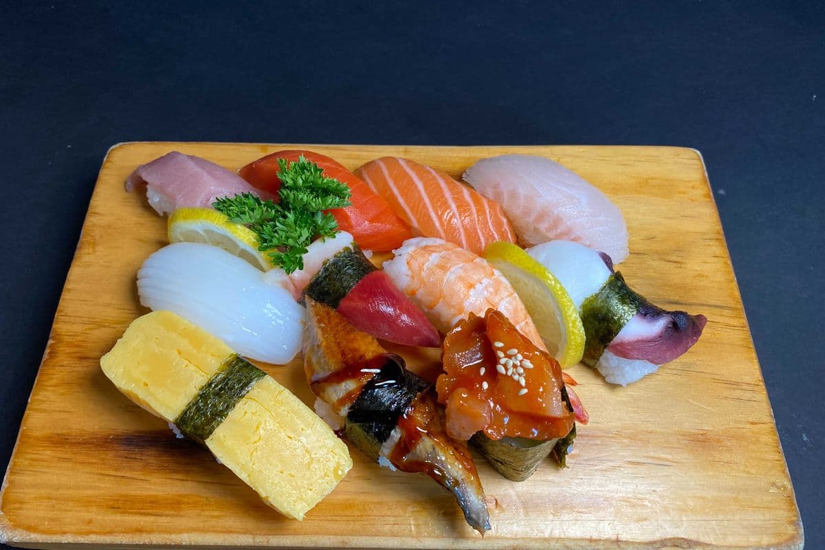 Nigiri Sushi Combo (11 pcs)
