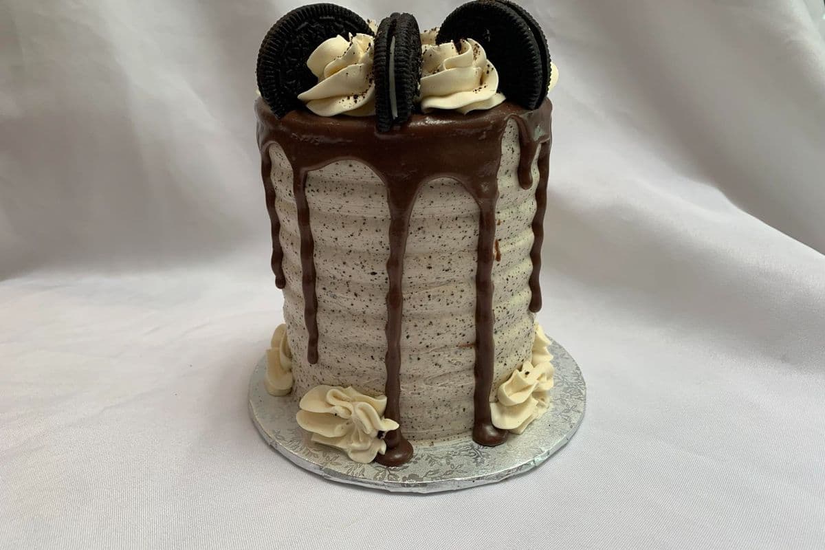 6" Chocolate Oreo Cake