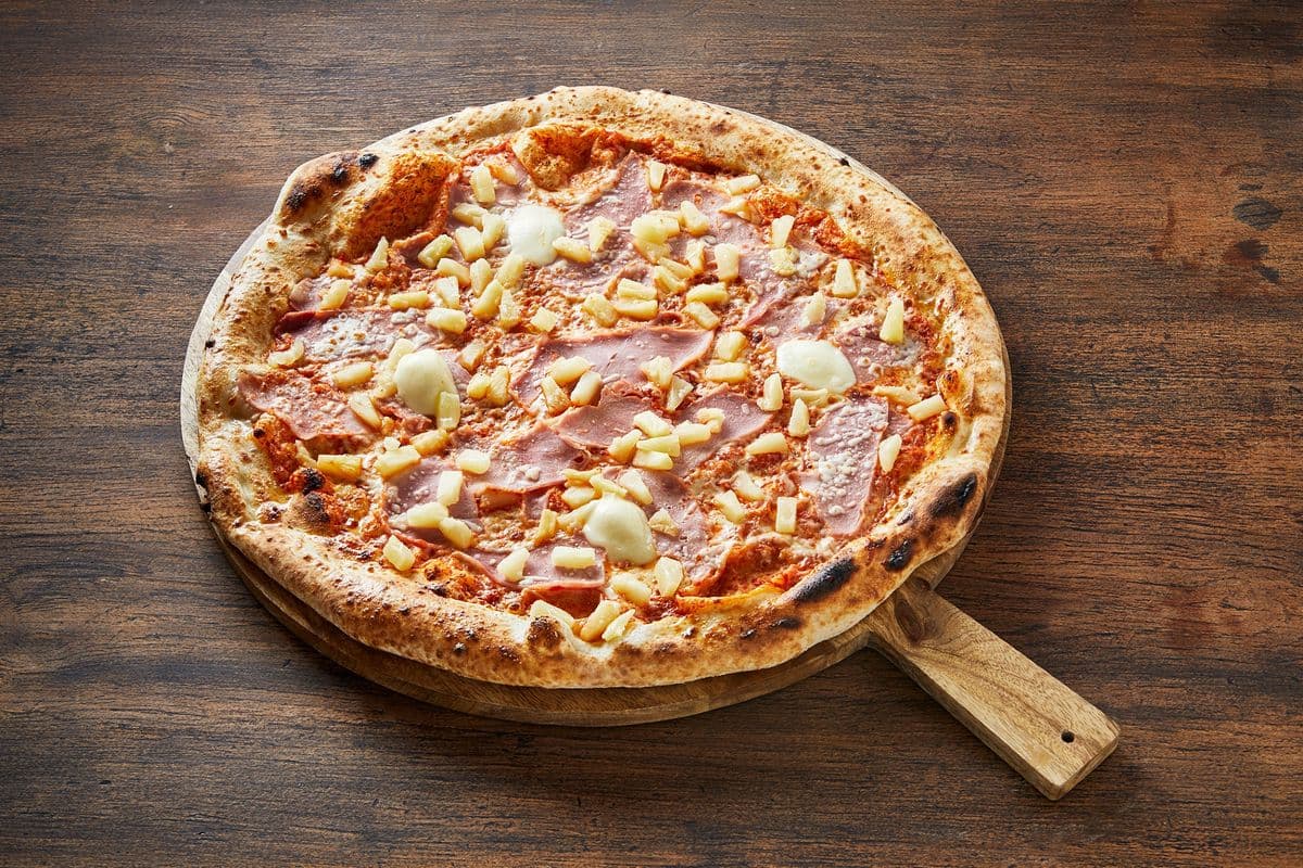 14" Medium Hawaiian Pizza