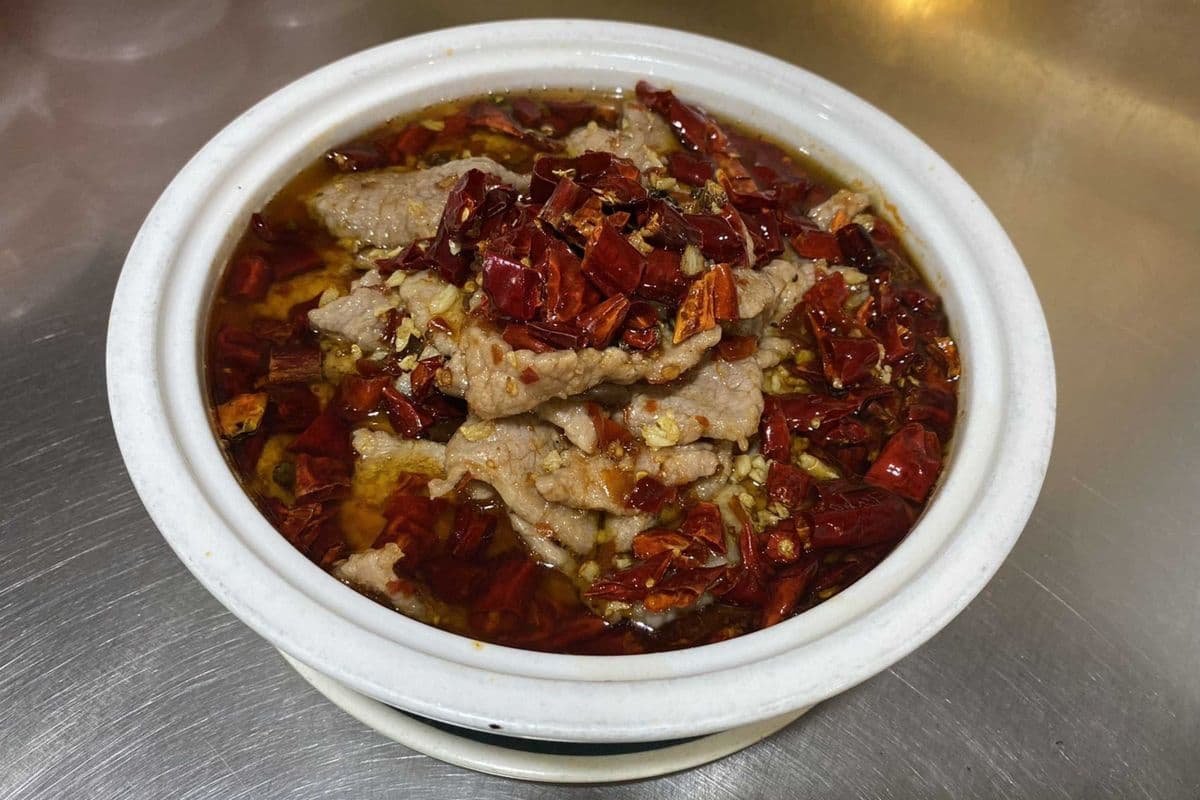 B1. Szechuan Broth Braised Beef (水煮牛肉片)