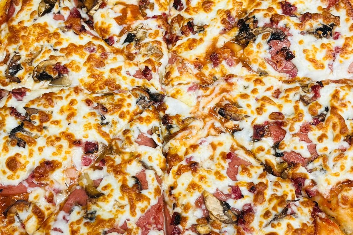 14" Canadian Feast Pizza