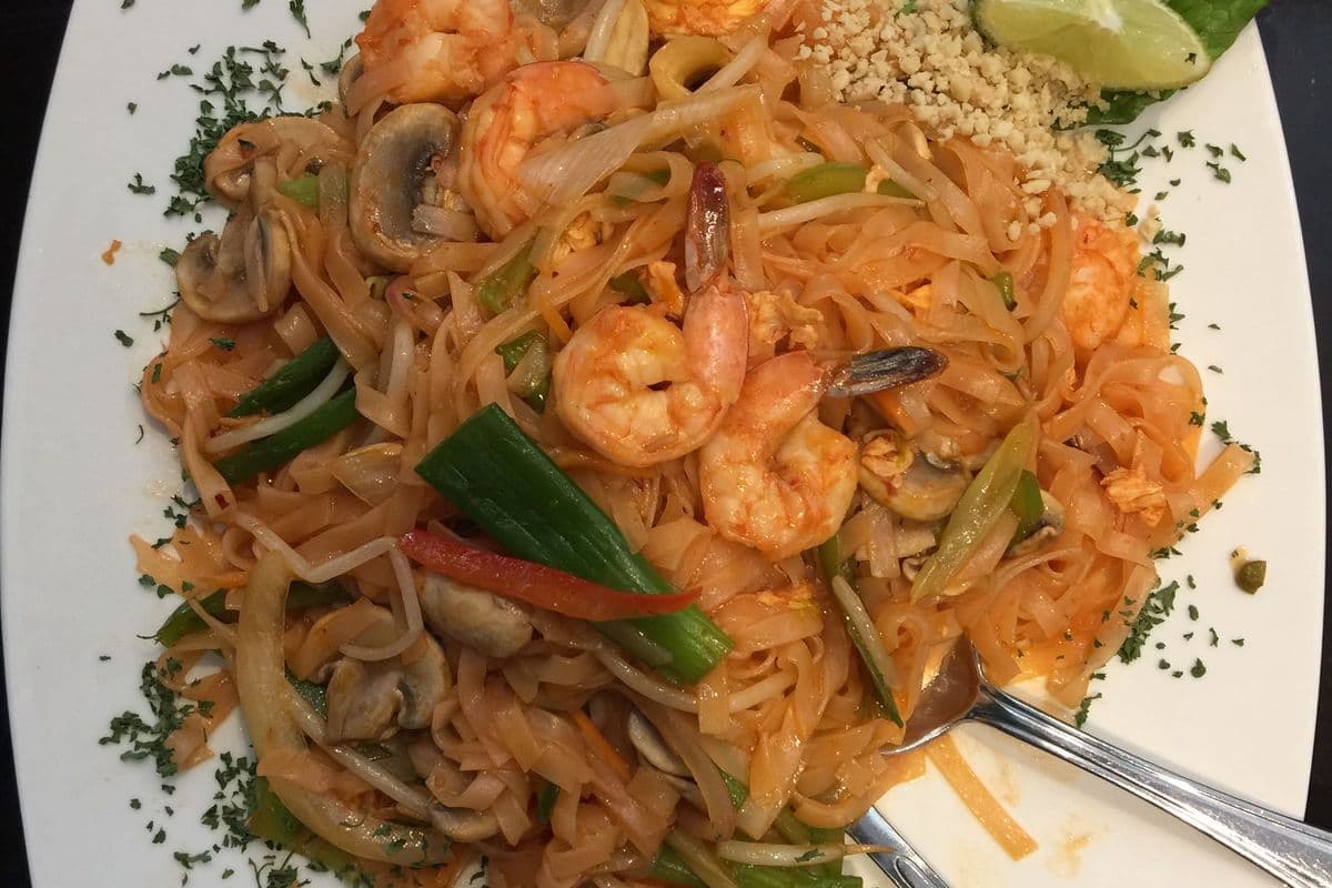 T4. Shrimp Pad Thai