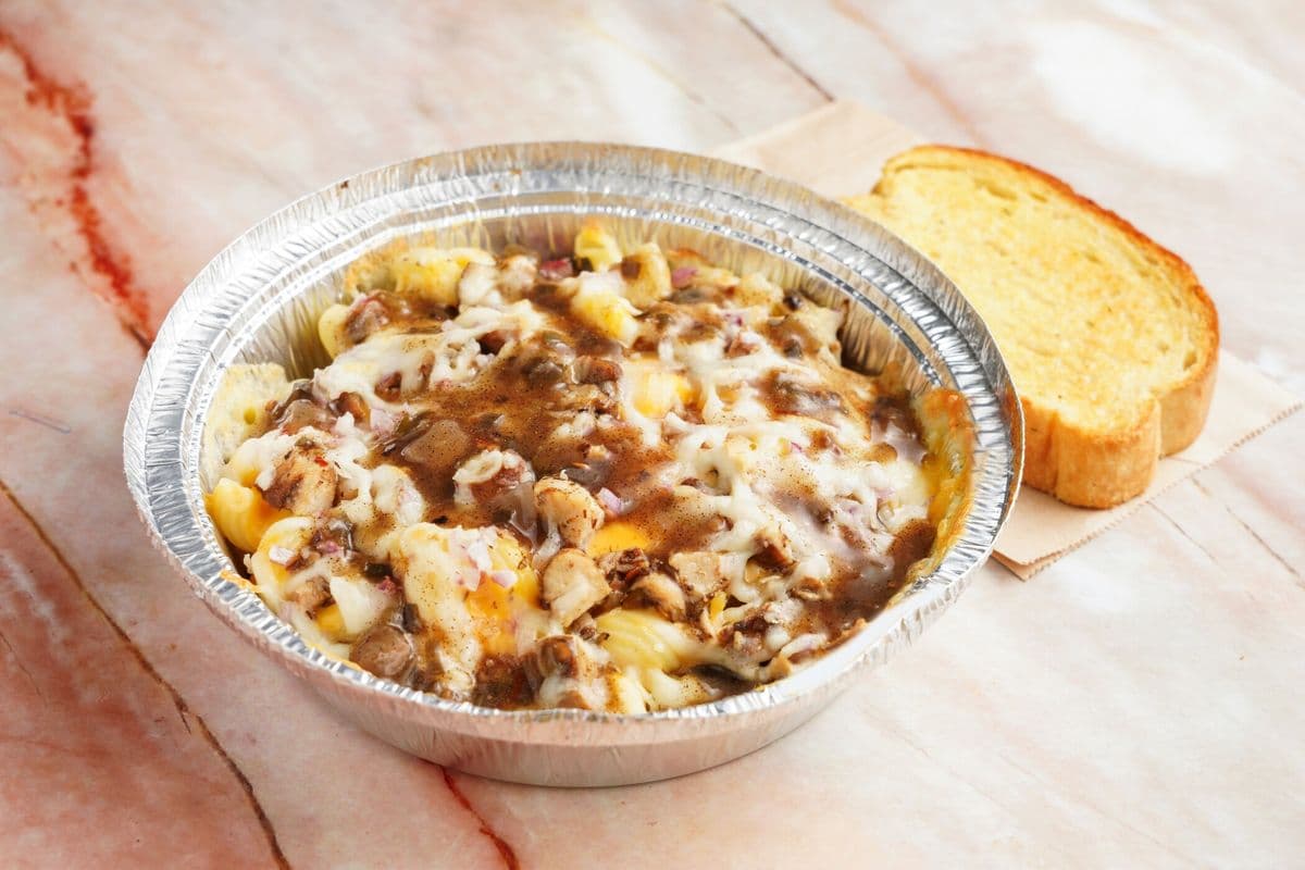 Jerk Chicken Mac N Cheese