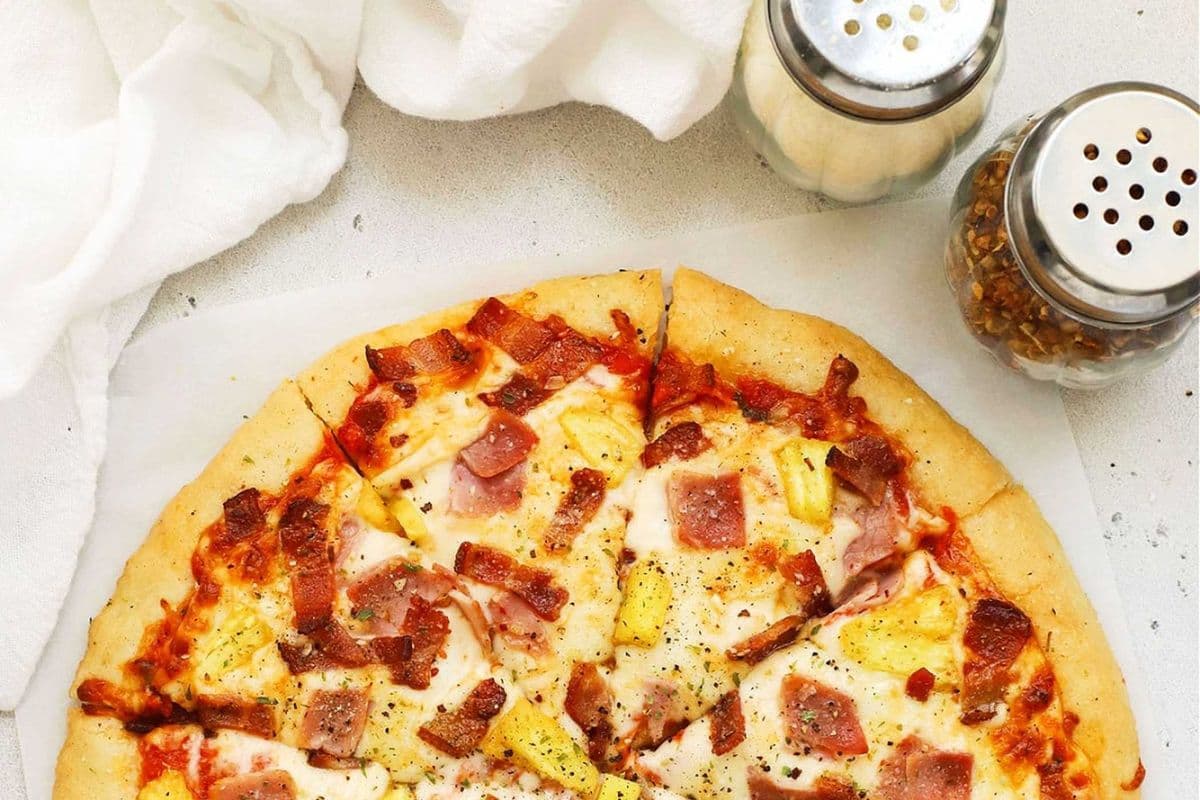 Hawaiian (One Pizza) (10 inch)