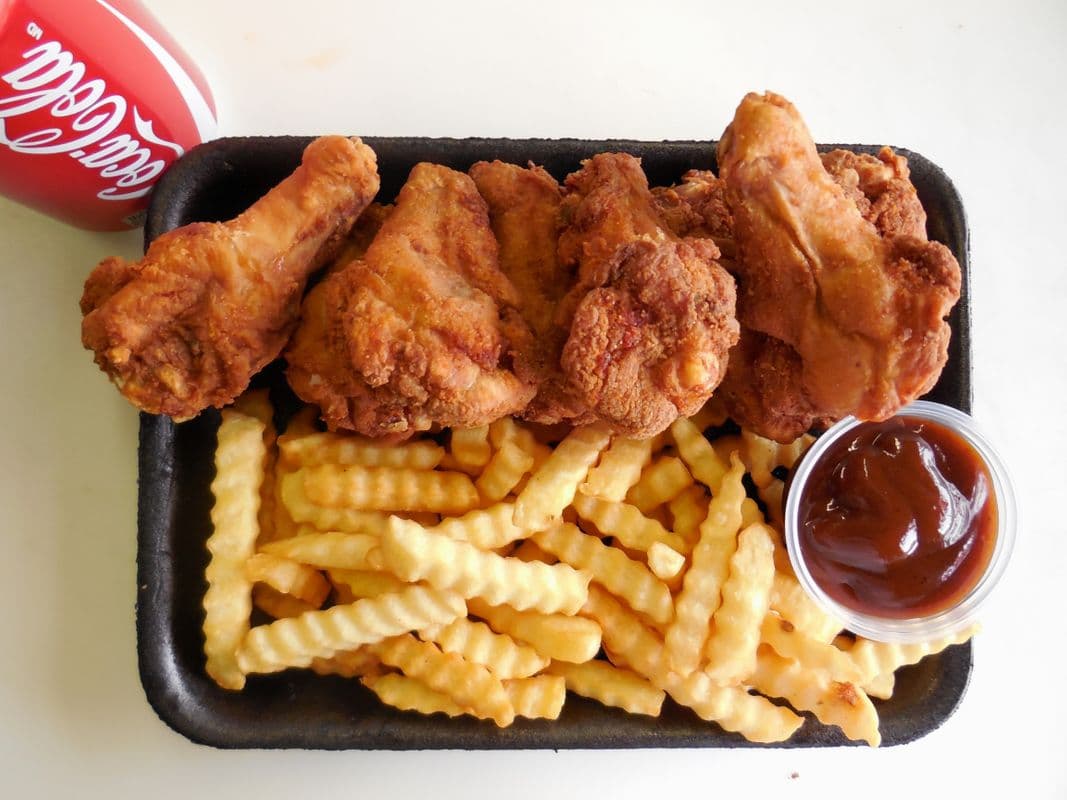 Chicken Wings (7 pcs), Fries, and Drink