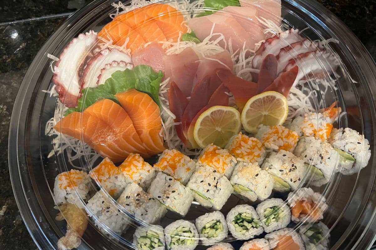 224. Sashimi and Sushi Tray