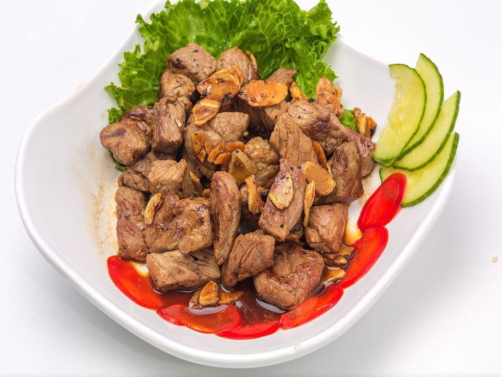 204.Beef Dice w/Garlic Sauce