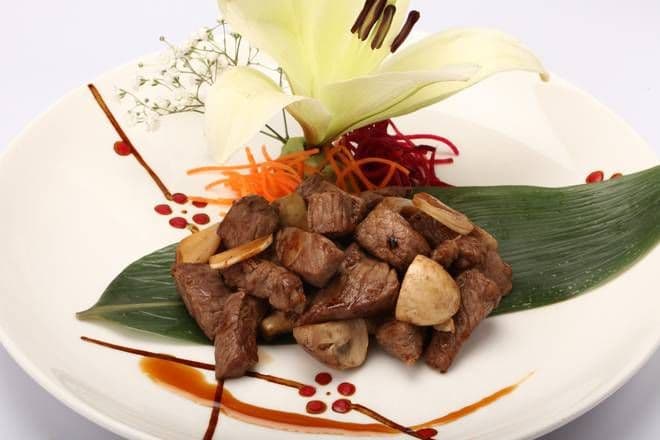 Sirloin Steak with Garlic