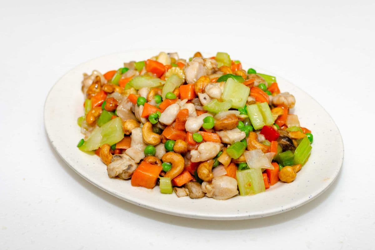 024A Sauteed Diced Chicken with Cashew and Vegetable 腰果炒雞丁