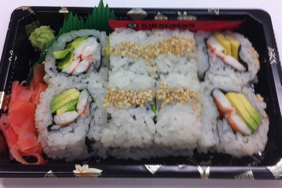 Shrimp and Avocado Roll (8 Pcs)