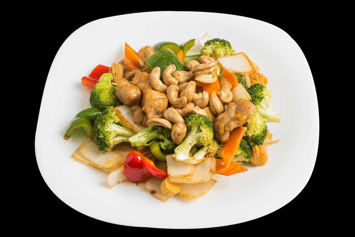 49. Diced Chicken with Cashew Nuts 腰果鸡丁