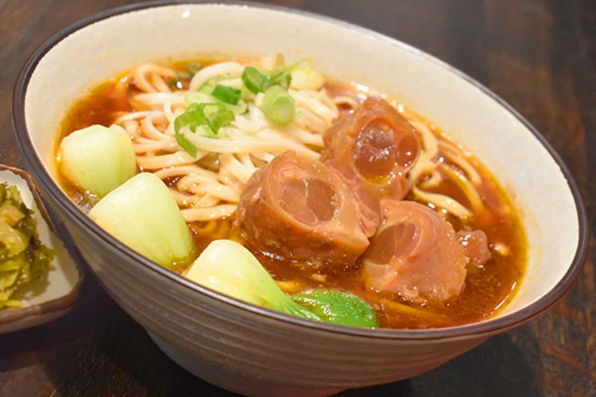 Signature Beef Tendon Noodle Soup 牛筋麵