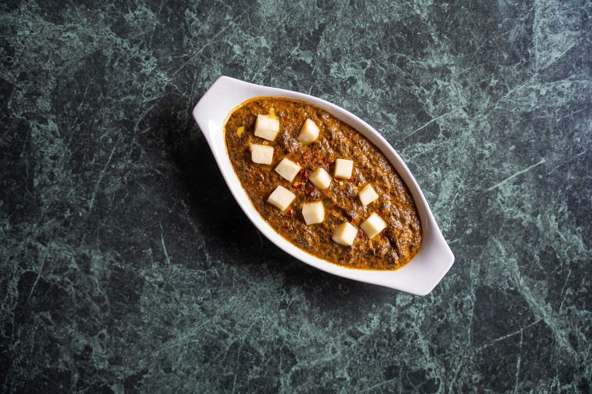 Mélanges d'épinards avec formage / Palak Paneer
