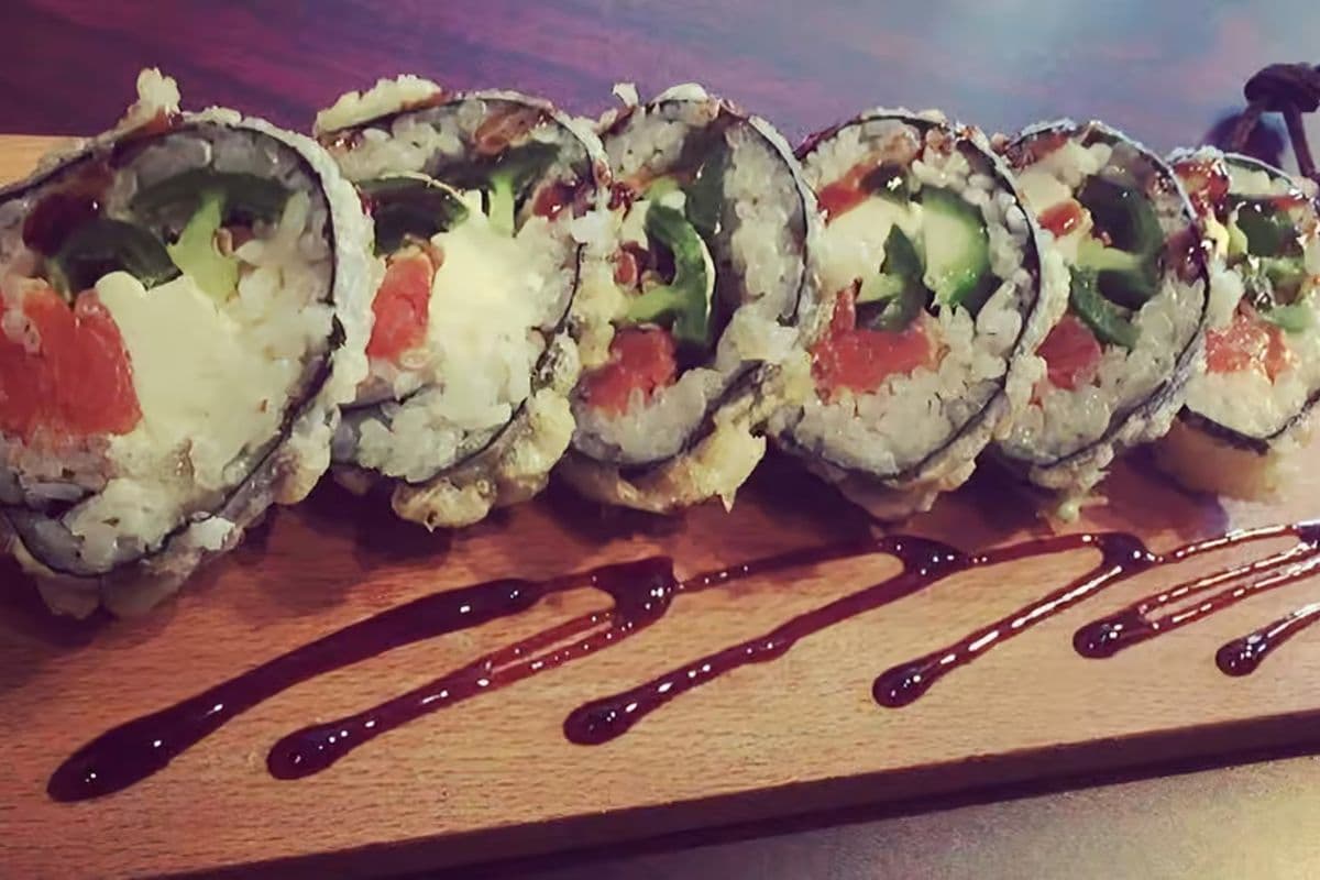 S27. Jalapeno Popper Roll (6 pcs)