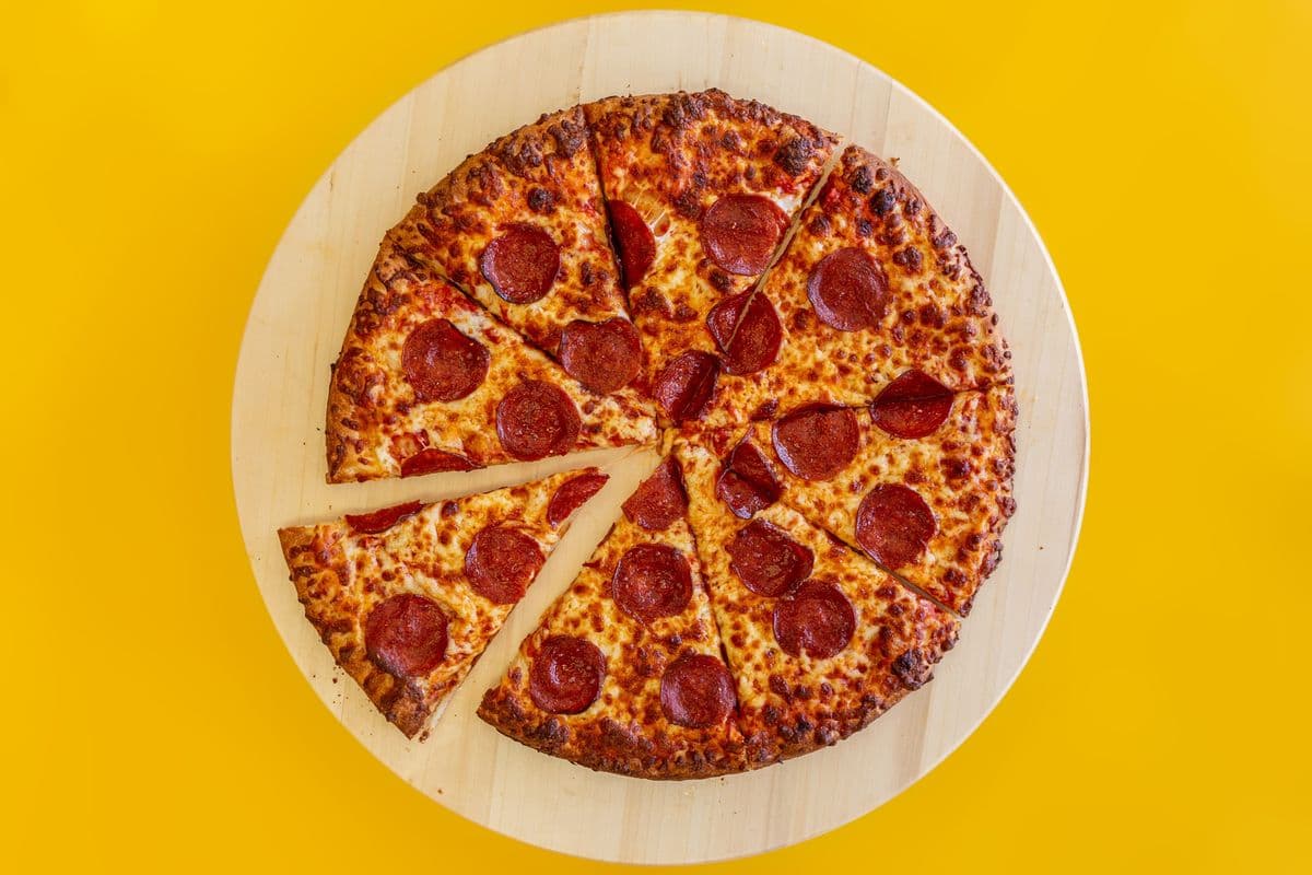 Medium Pepperoni Pizza