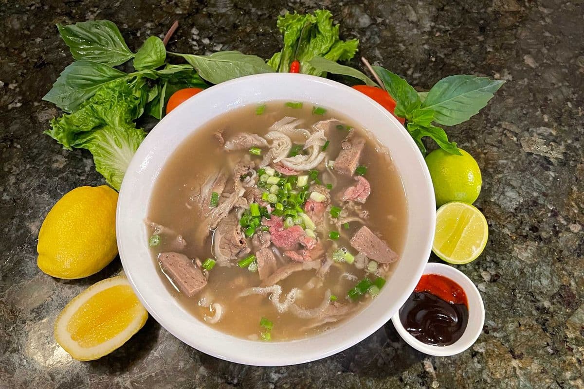 B17. Pho House Special Noodle Soup