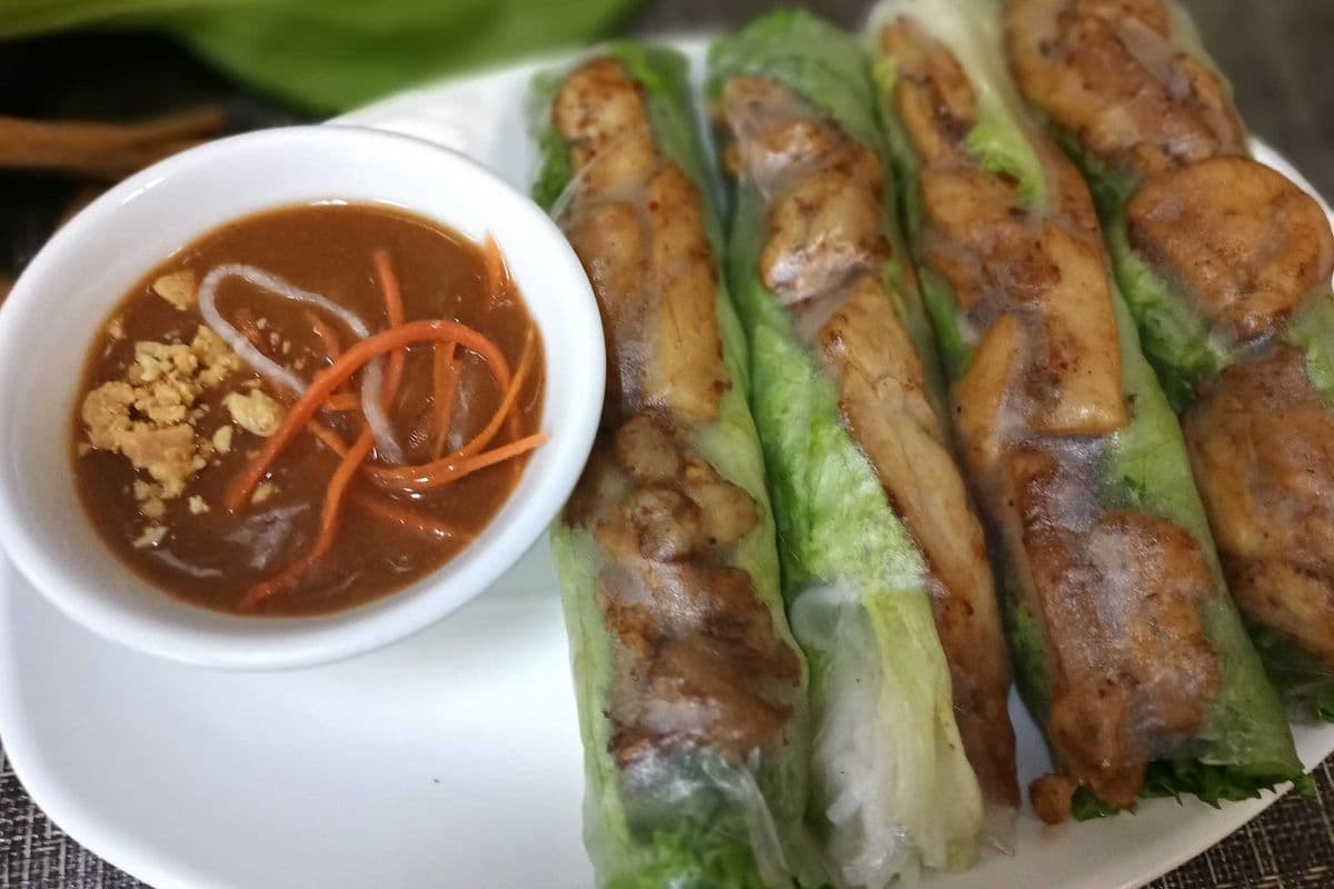 105. Fresh Rolls with Grilled Chicken