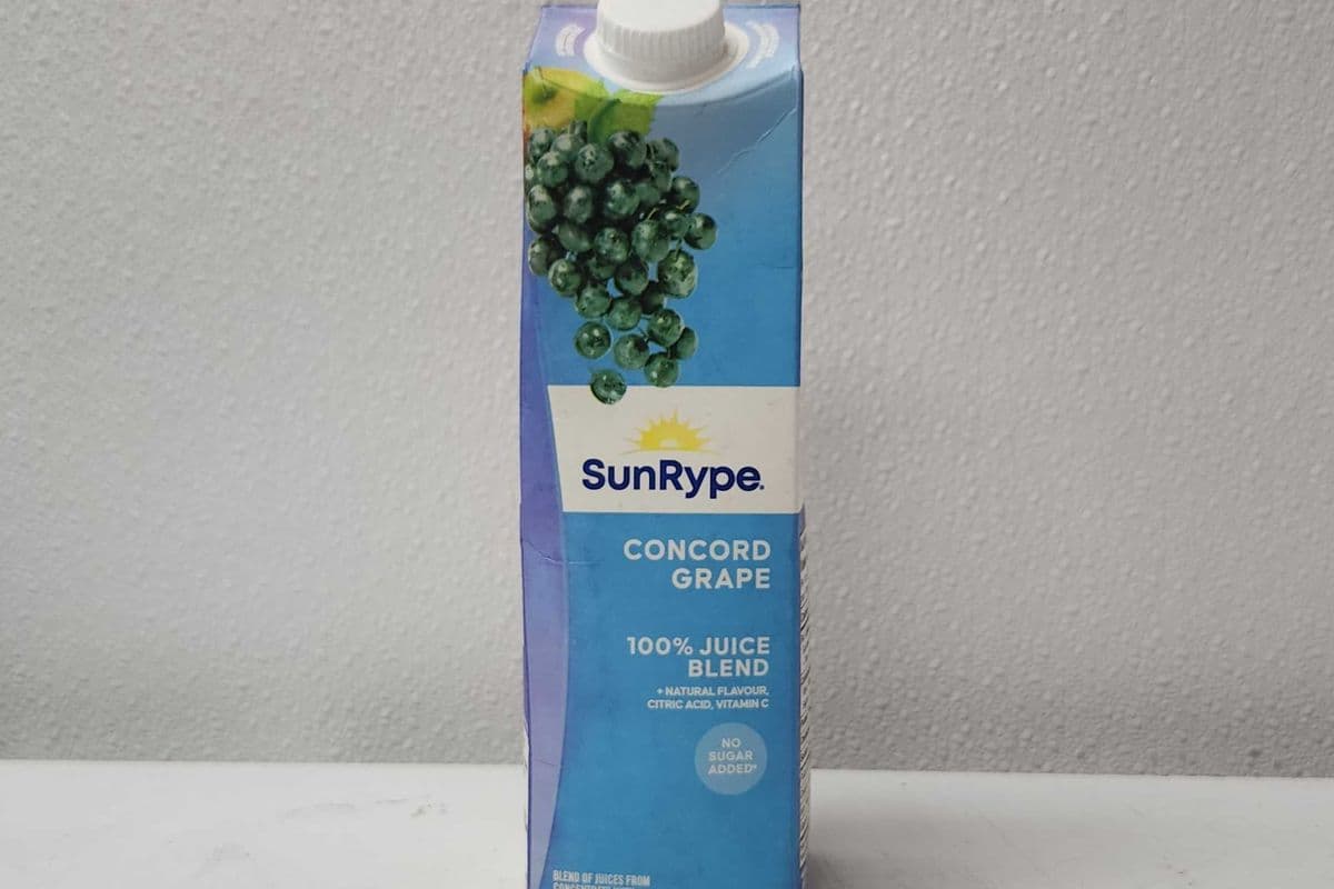 Sunrype Concord Grape Juice (900 ml)