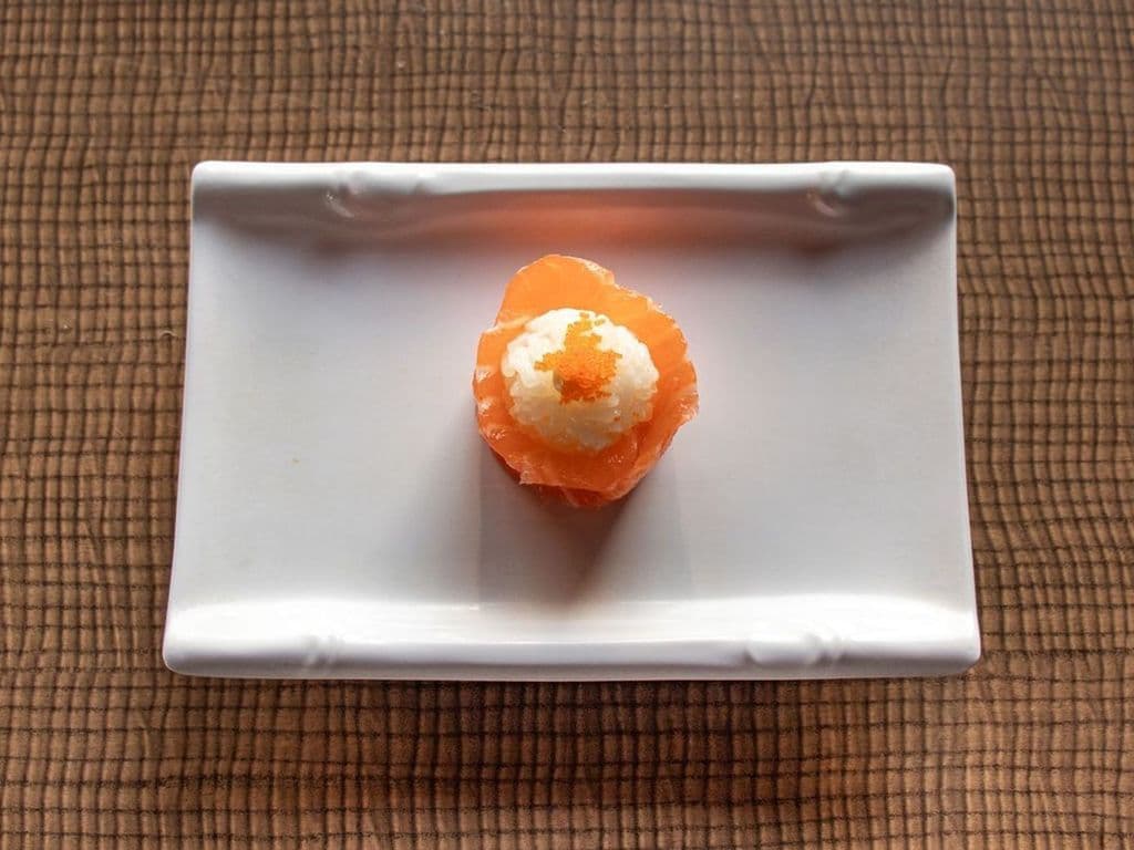 155. Salmon Rose Sushi(1pc)