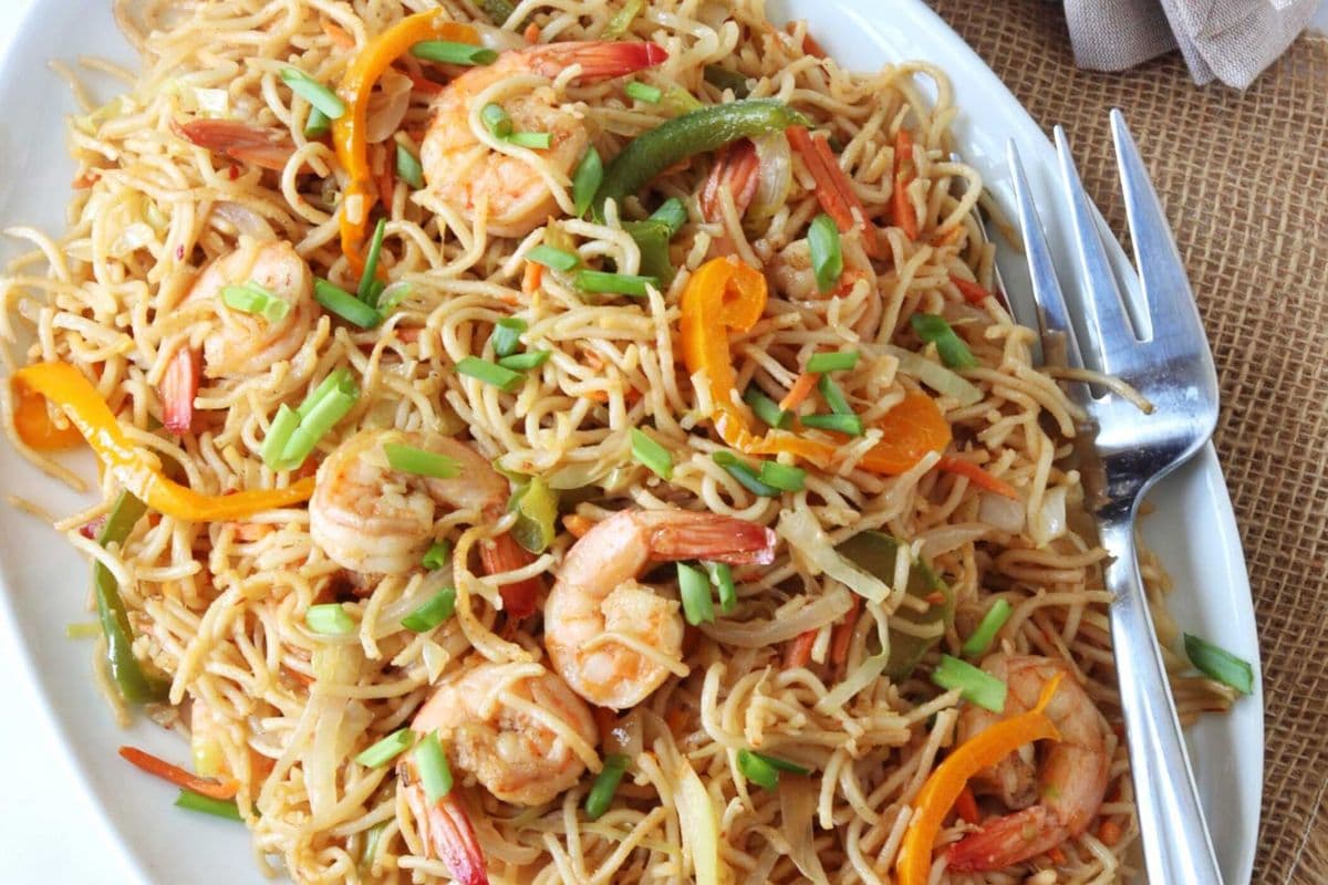 Shrimp Hakka Noodles (Desi Style/Chili Garlic/Manchurian/Schezwan)