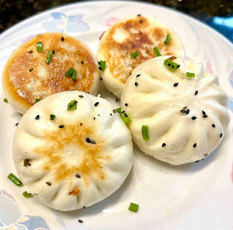Chicken Mushroom Pan Fried Buns (4) / 鸡肉冬菇煎包 -C25