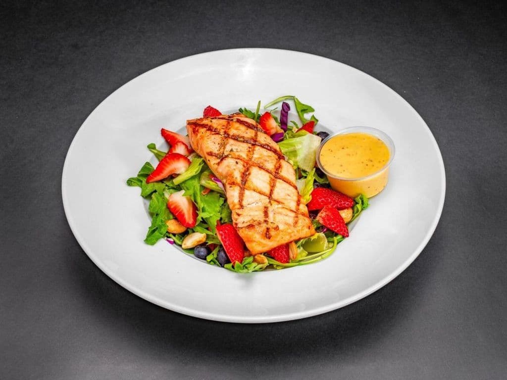 Grilled Salmon Salad