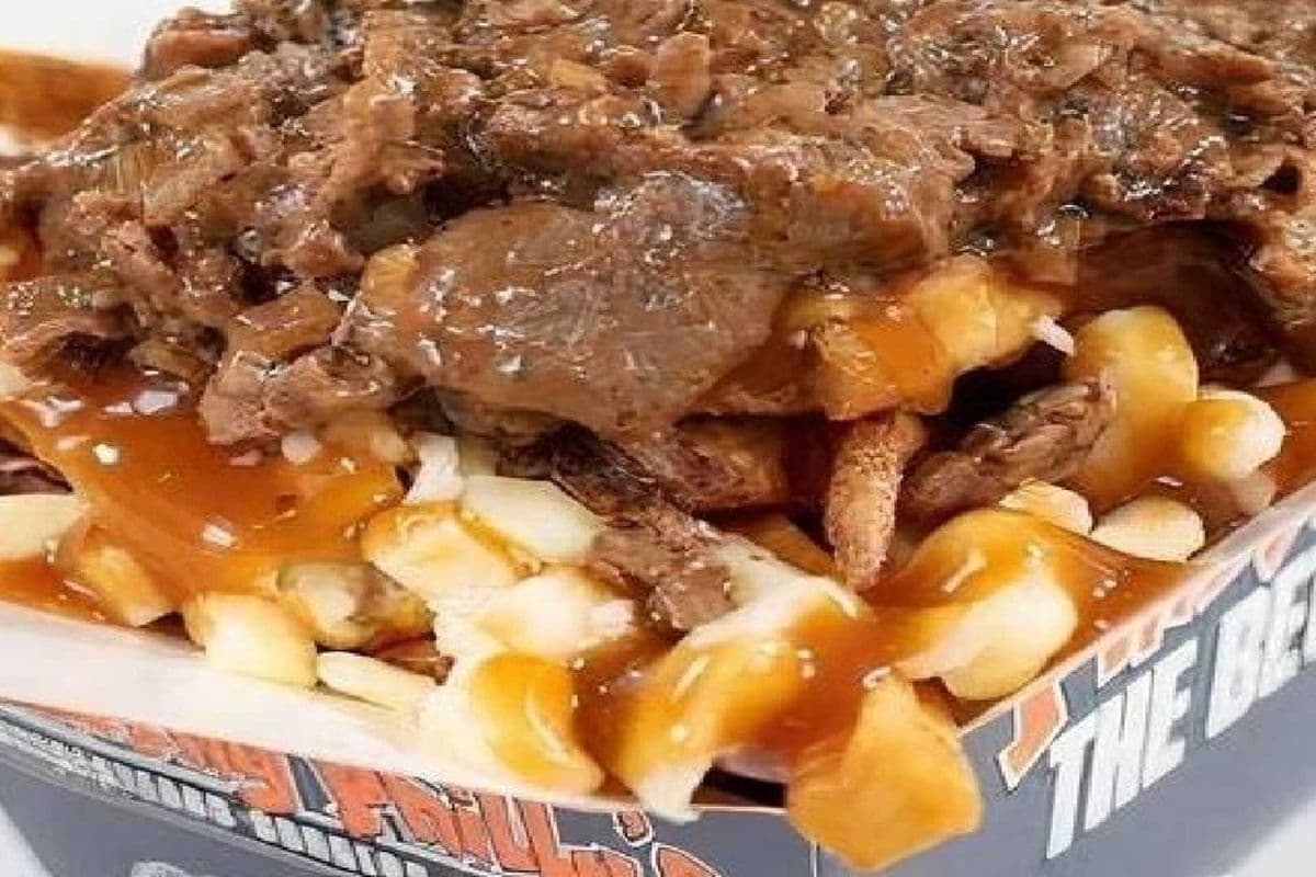 Peppercorn Steak Poutine