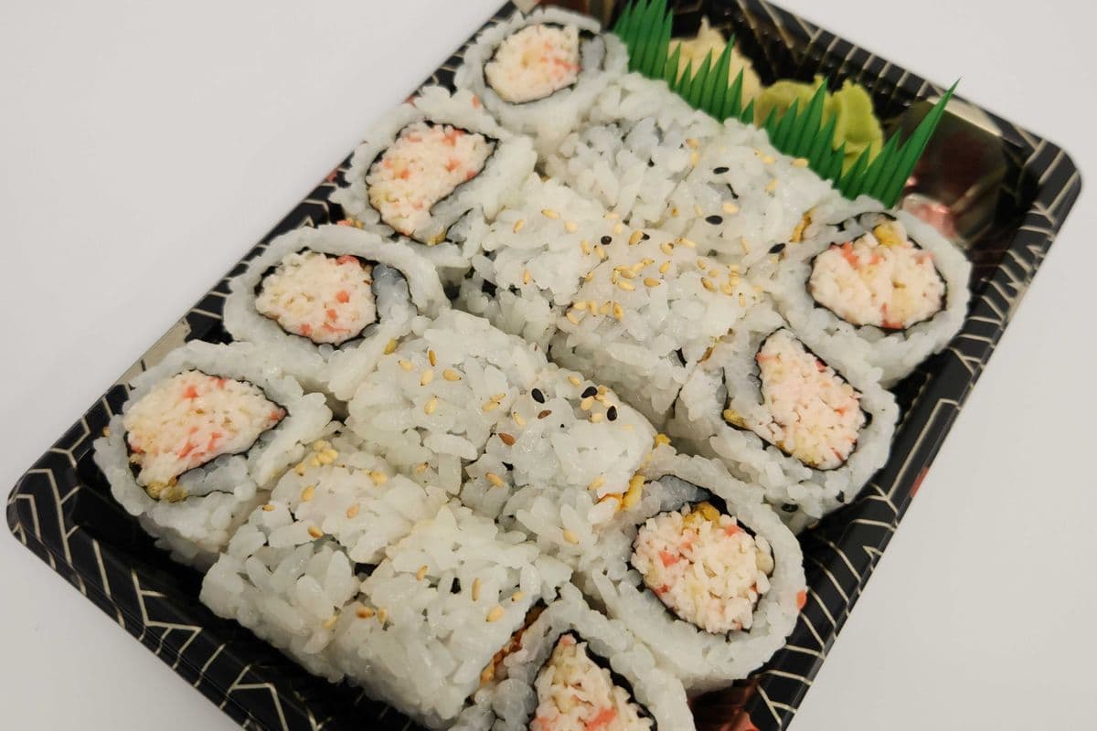 A3. Crab Salad Roll (16 pcs)