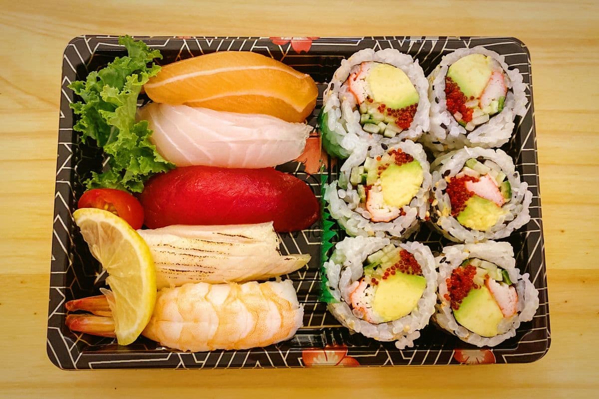 5 Sushi – California (11 pcs)